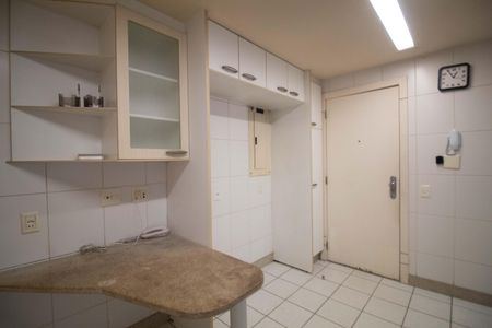 Apartamento à venda com 210m², 3 quartos e 3 vagasCozinha