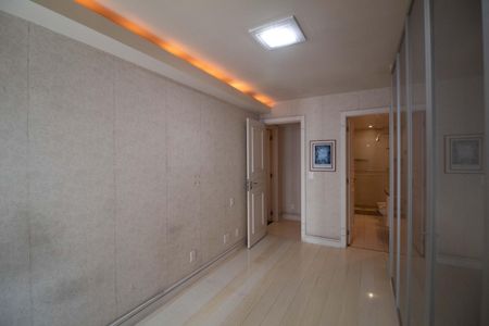 Apartamento à venda com 210m², 3 quartos e 3 vagasQuarto 1