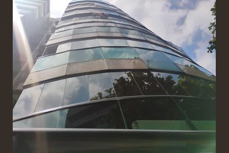 Apartamento à venda com 210m², 3 quartos e 3 vagasFachada