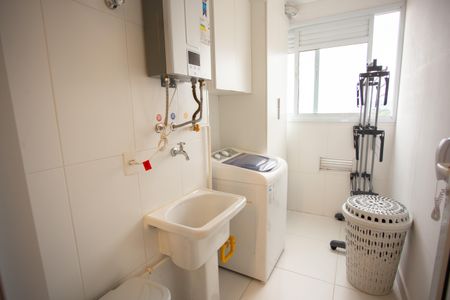 Apartamento à venda com 72m², 3 quartos e 1 vagaÁrea de Serviço