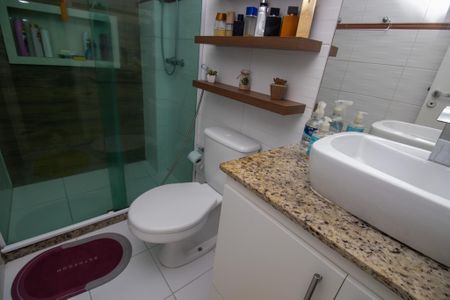 Apartamento à venda com 86m², 3 quartos e 2 vagas Apartamento à venda com 86m², 3 quartos e 2 vagasBanheiro quarto 3