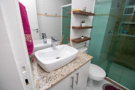 Apartamento à venda com 86m², 3 quartos e 2 vagas Apartamento à venda com 86m², 3 quartos e 2 vagasBanheiro Social