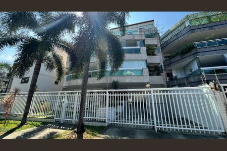 Apartamento à venda com 86m², 3 quartos e 2 vagas Apartamento à venda com 86m², 3 quartos e 2 vagasFachada