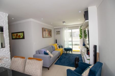 Apartamento à venda com 86m², 3 quartos e 2 vagas Apartamento à venda com 86m², 3 quartos e 2 vagasSala
