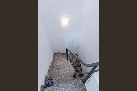 Casa à venda com 163m², 3 quartos e 2 vagasEscada