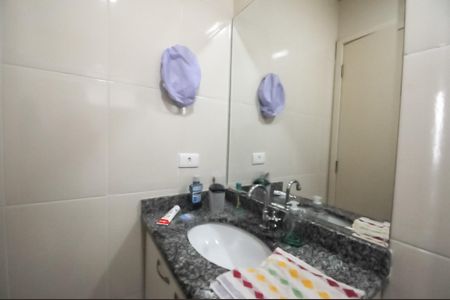 Apartamento à venda com 74m², 3 quartos e 1 vagaBanheiro da Suíte