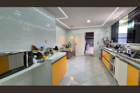 Casa de condomínio à venda com 504m², 4 quartos e 4 vagasCozinha
