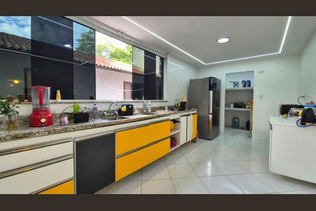 Casa de condomínio à venda com 504m², 4 quartos e 4 vagasCozinha