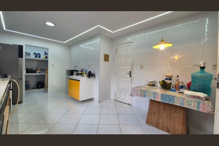 Casa de condomínio à venda com 504m², 4 quartos e 4 vagasCozinha