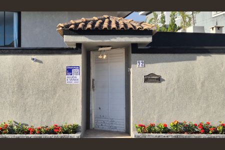 Casa de condomínio à venda com 504m², 4 quartos e 4 vagasPlaca