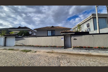 Casa de condomínio à venda com 504m², 4 quartos e 4 vagasFachada