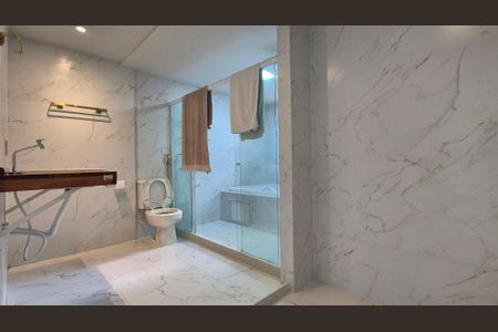 Casa de condomínio à venda com 504m², 4 quartos e 4 vagasBanheiro da Suíte 3