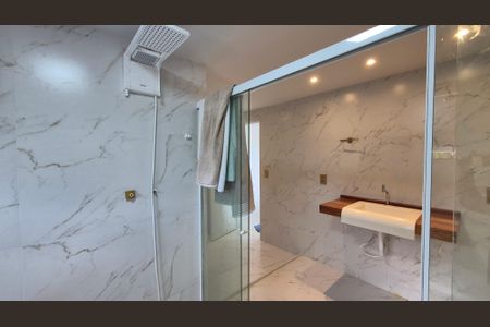 Casa de condomínio à venda com 504m², 4 quartos e 4 vagasBanheiro da Suíte 3