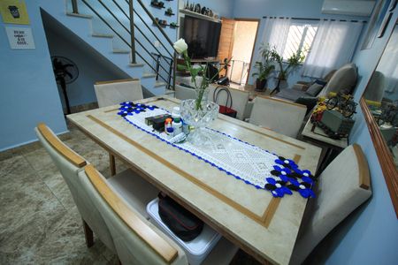 Casa à venda com 128m², 3 quartos e 2 vagasSala