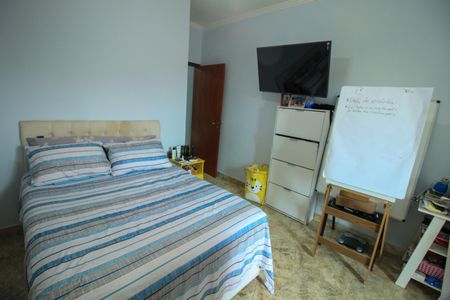 Casa à venda com 128m², 3 quartos e 2 vagasSuíte