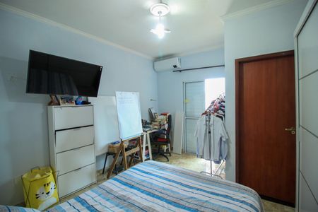 Casa à venda com 128m², 3 quartos e 2 vagasSuíte