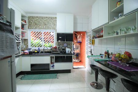 Casa à venda com 128m², 3 quartos e 2 vagasCozinha