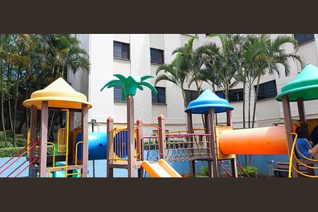 Apartamento para alugar com 77m², 2 quartos e 1 vaga Apartamento para alugar com 77m², 2 quartos e 1 vagaÁrea comum - Playground