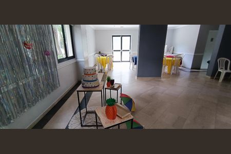 Apartamento para alugar com 77m², 2 quartos e 1 vaga Apartamento para alugar com 77m², 2 quartos e 1 vagaÁrea comum - Salão de festas