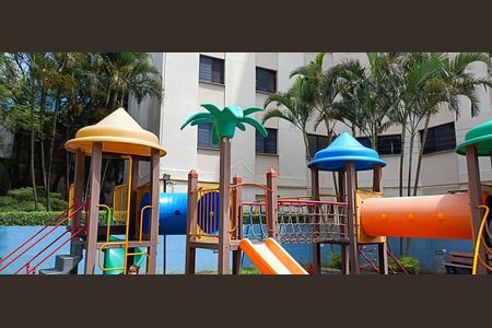 Apartamento para alugar com 77m², 2 quartos e 1 vaga Apartamento para alugar com 77m², 2 quartos e 1 vagaÁrea comum - Playground