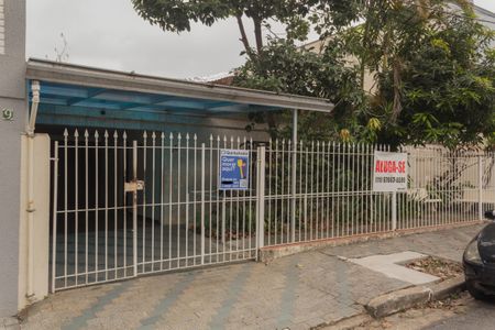 Casa para alugar com 375m², 3 quartos e 8 vagas Casa para alugar com 375m², 3 quartos e 8 vagasFachada