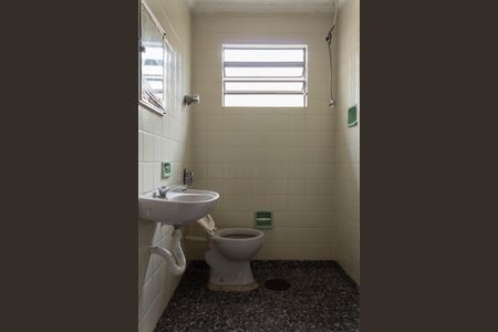 Casa para alugar com 375m², 3 quartos e 8 vagas Casa para alugar com 375m², 3 quartos e 8 vagasBanheiro de Serviço