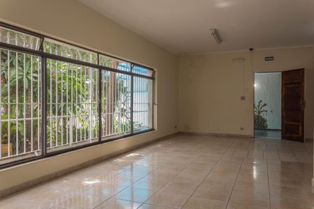 Casa para alugar com 375m², 3 quartos e 8 vagas Casa para alugar com 375m², 3 quartos e 8 vagasSala