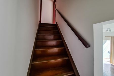 Casa à venda com 125m², 2 quartos e 1 vagaEscada