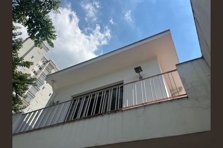 Casa à venda com 170m², 3 quartos e 1 vaga Casa à venda com 170m², 3 quartos e 1 vagaFachada