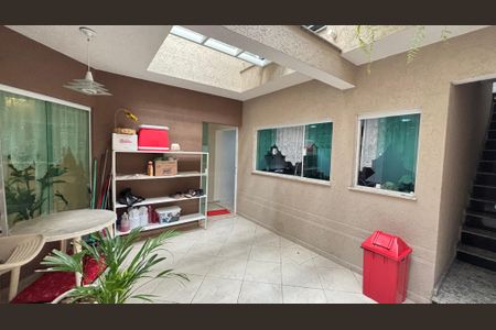 Casa à venda com 214m², 4 quartos e 4 vagas Casa à venda com 214m², 4 quartos e 4 vagasÁrea de Serviço