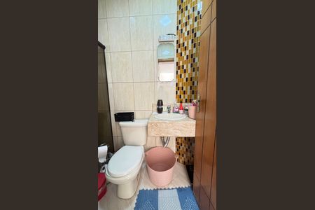 Casa à venda com 214m², 4 quartos e 4 vagas Casa à venda com 214m², 4 quartos e 4 vagasBanheiro