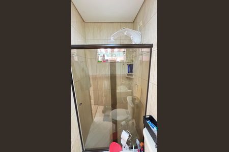 Casa à venda com 214m², 4 quartos e 4 vagas Casa à venda com 214m², 4 quartos e 4 vagasBanheiro