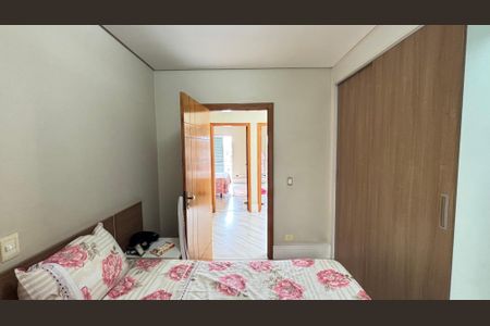 Casa à venda com 214m², 4 quartos e 4 vagas Casa à venda com 214m², 4 quartos e 4 vagasSuite