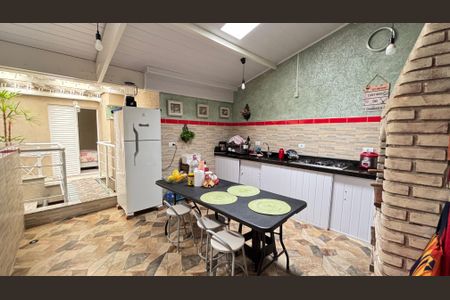 Casa à venda com 214m², 4 quartos e 4 vagas Casa à venda com 214m², 4 quartos e 4 vagasCozinha 2