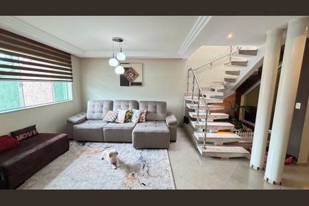 Casa à venda com 214m², 4 quartos e 4 vagas Casa à venda com 214m², 4 quartos e 4 vagasSala - Sala de Jantar