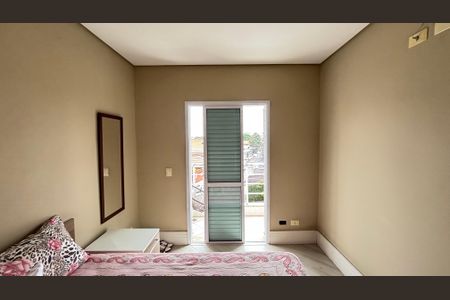 Casa à venda com 214m², 4 quartos e 4 vagas Casa à venda com 214m², 4 quartos e 4 vagasQuarto 4