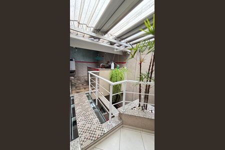 Casa à venda com 214m², 4 quartos e 4 vagas Casa à venda com 214m², 4 quartos e 4 vagasQuarto 4 Varanda