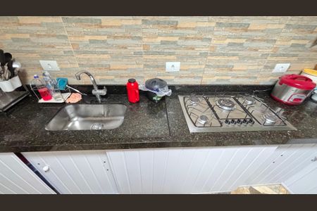 Casa à venda com 214m², 4 quartos e 4 vagas Casa à venda com 214m², 4 quartos e 4 vagasCozinha 2