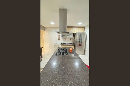 Casa à venda com 214m², 4 quartos e 4 vagas Casa à venda com 214m², 4 quartos e 4 vagasCozinha