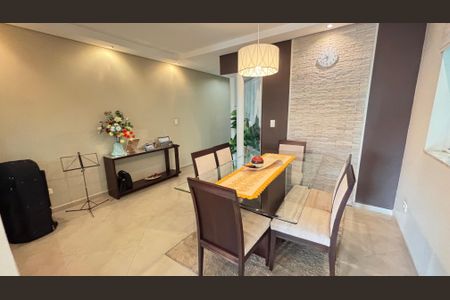 Casa à venda com 214m², 4 quartos e 4 vagas Casa à venda com 214m², 4 quartos e 4 vagasSala - Sala de Jantar
