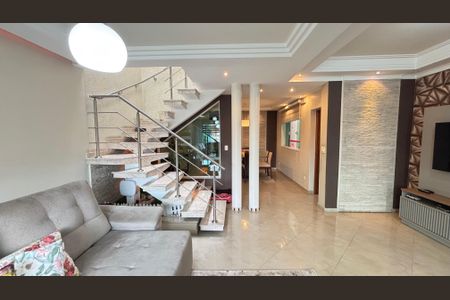 Casa à venda com 214m², 4 quartos e 4 vagas Casa à venda com 214m², 4 quartos e 4 vagasSala - Sala de Jantar