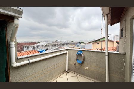 Casa à venda com 214m², 4 quartos e 4 vagas Casa à venda com 214m², 4 quartos e 4 vagasVaranda da Suíte 2
