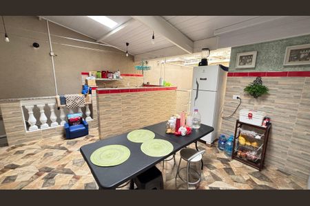 Casa à venda com 214m², 4 quartos e 4 vagas Casa à venda com 214m², 4 quartos e 4 vagasCozinha 2