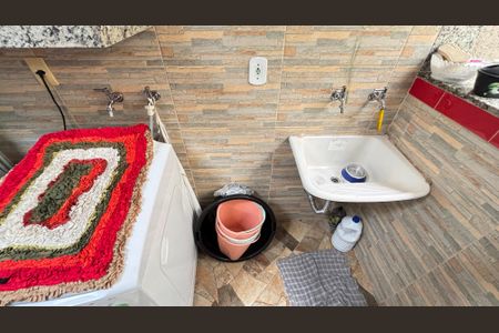 Casa à venda com 214m², 4 quartos e 4 vagas Casa à venda com 214m², 4 quartos e 4 vagasArea de Serviço 2