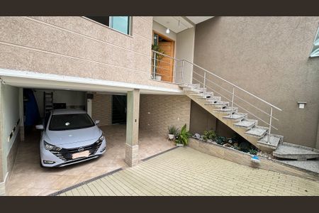 Casa à venda com 214m², 4 quartos e 4 vagas Casa à venda com 214m², 4 quartos e 4 vagasGaragem