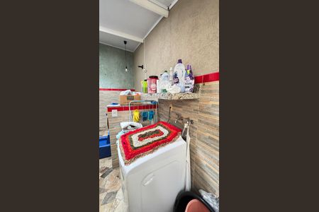 Casa à venda com 214m², 4 quartos e 4 vagas Casa à venda com 214m², 4 quartos e 4 vagasArea de Serviço 2