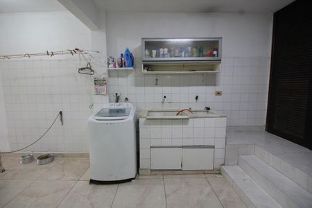 Casa de condomínio à venda com 250m², 4 quartos e 3 vagasÁrea de Serviço