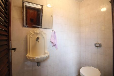 Casa de condomínio à venda com 250m², 4 quartos e 3 vagasLavabo 2