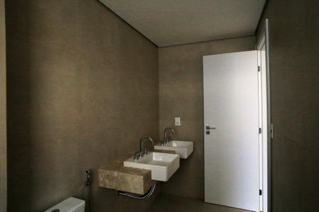 Apartamento à venda com 107m², 2 quartos e 3 vagasBanheiro da Suíte