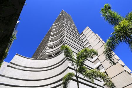 Apartamento à venda com 107m², 2 quartos e 3 vagasFachada